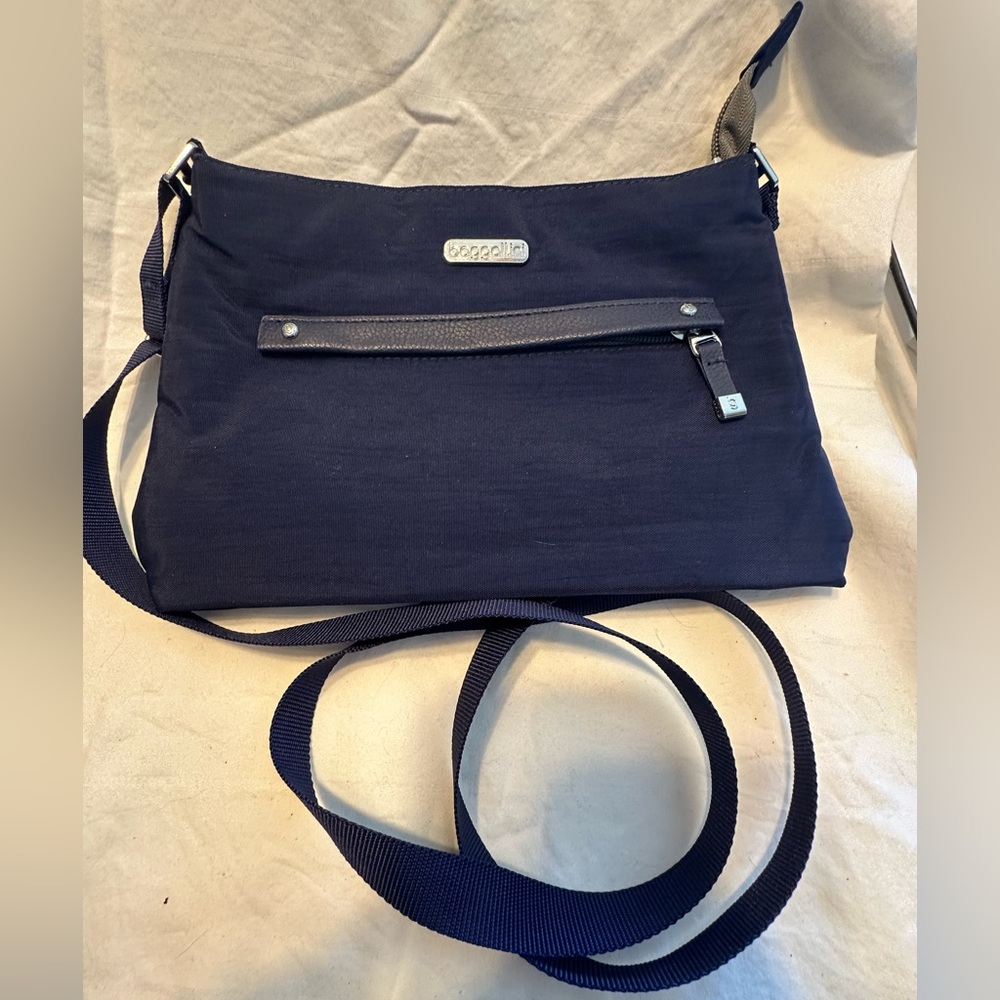 Baggallini black‎ cross body
